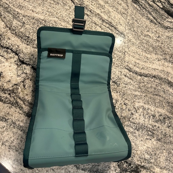 YETI DAYTRIP LUNCH BOX bag tote Yeti BLUE TEAL ~EUC~ - Picture 3 of 9